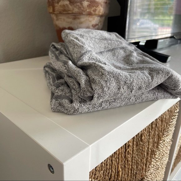 Gymshark• high rise grey printed leggings - Picture 5 of 8